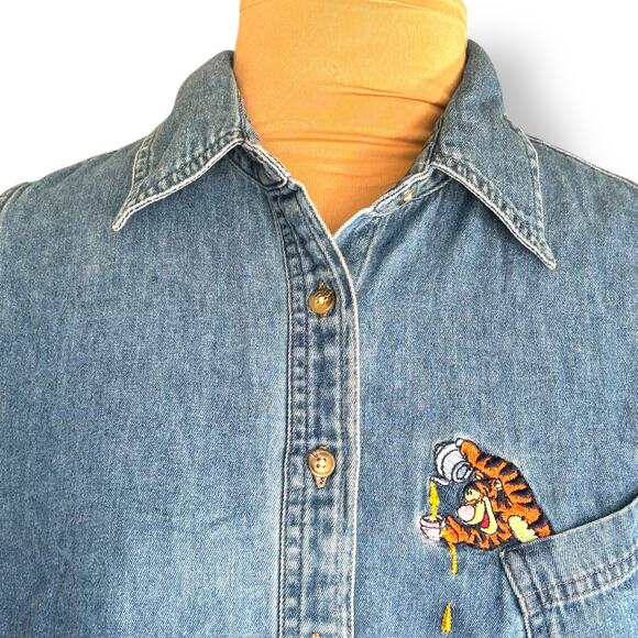 Vintage Disney Pooh Chambray Denim Shirt Tigger Piglet Embroidery Button Front - Picture 6 of 9